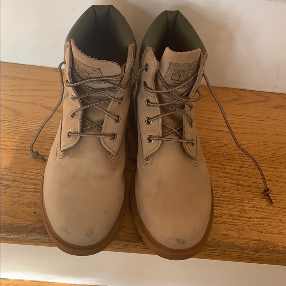 Boys Timberland boots tan size 6.5